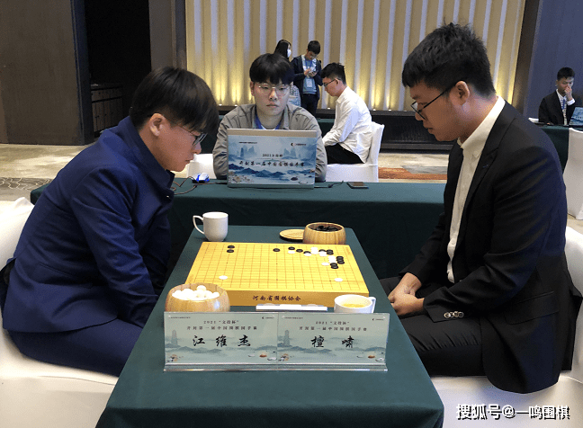 燕山鲸鲨队鏖战东海黑豹队，篮球超级杯读秒绝平，转换速度占优。冲刺阶段不容有失的简单介绍