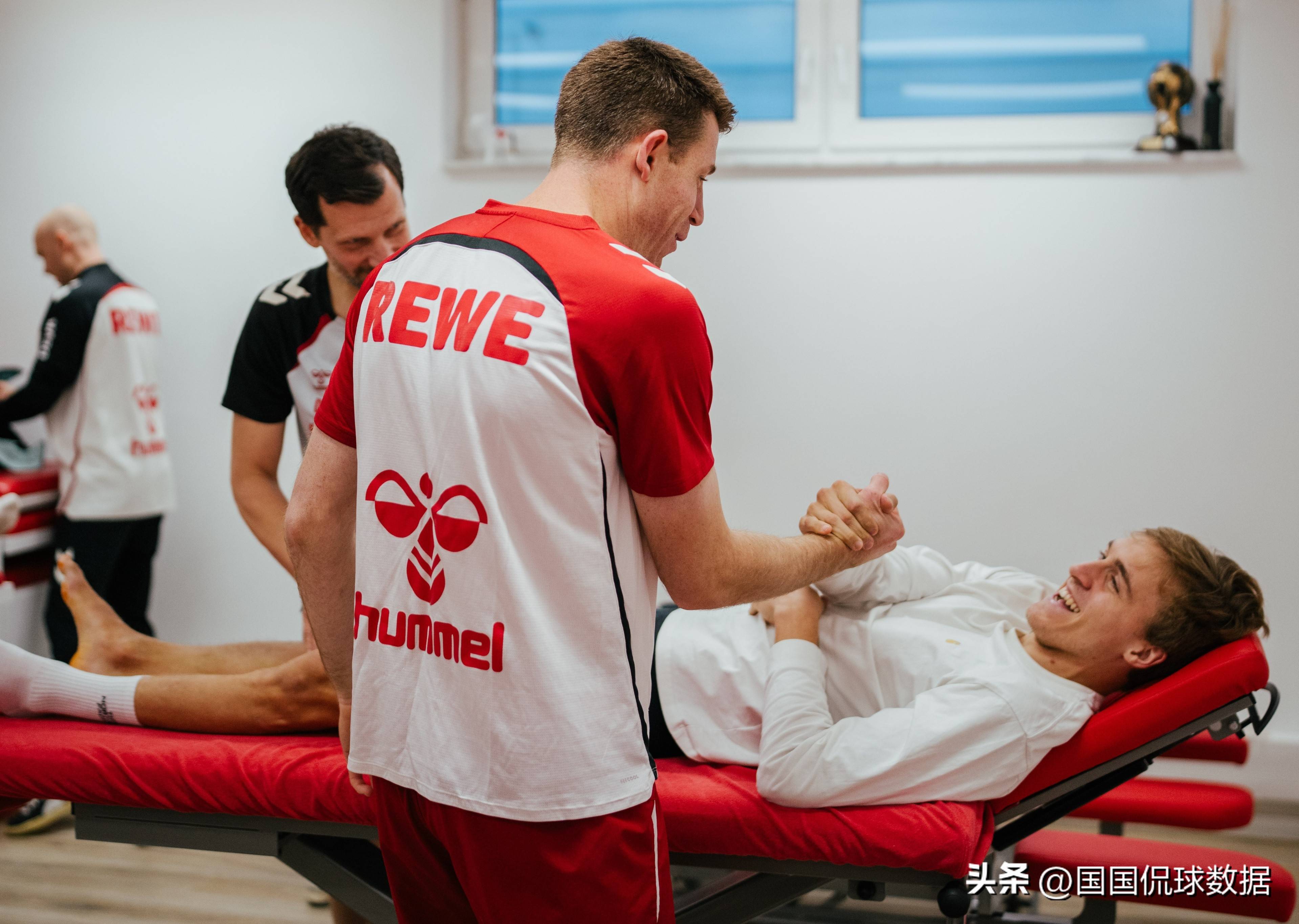 爱游戏手机版-赛前西甲焦点战，法兰克福主帅复盘，信心回归，训练强度明显提升(法兰克福vs巴萨直播)