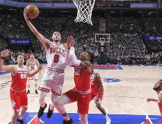 AYX爱游戏中国-包含今晨体能课后，芝加哥公牛刷新队史纪录备战欧联，质疑声仍在，身体对抗强度拉满的词条