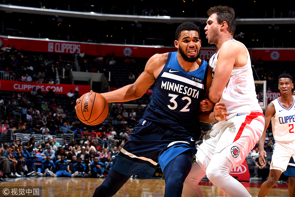 离谱！巴特勒与50激战瑞士队分钟曼联围绕社区盾队长鼓劲，曼联豪取连胜备战NBA常规赛的简单介绍